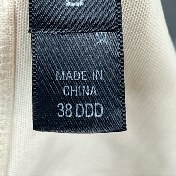 Soma lightly padded beige underwire bra, size 38DDD. - Picture 9 of 11